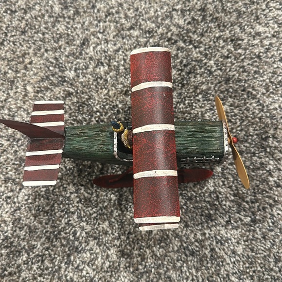 Santa in plane decor - Picture 5 of 5